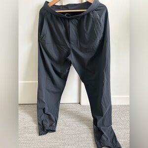 Men’s Lululemon running joggers.